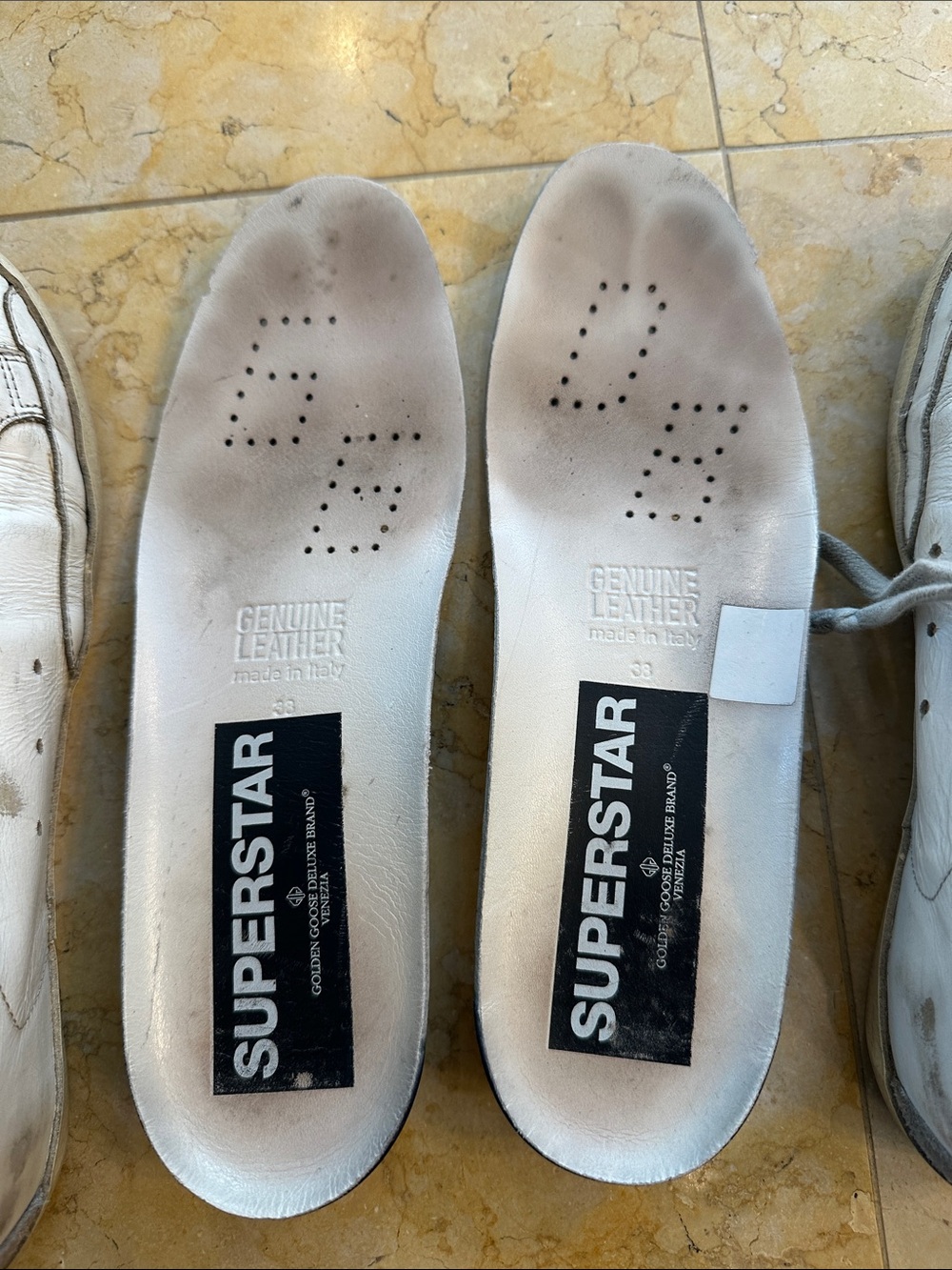 Golden Goose Women’s Super-Star low-top sneakers in black/white - Picture 13 of 13